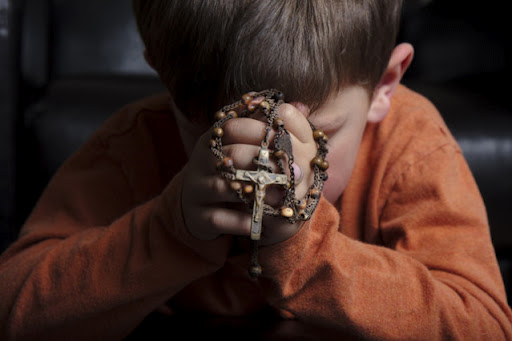 child in prayer 2